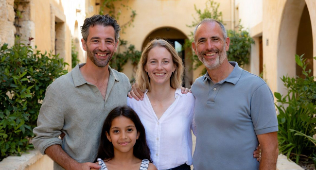 Famille d’accueil Malte Sliema avec LISA! – apprendre l’anglais et découvrir la culture maltaise Adultes avec une famille d’accueil à Malte lors d’un congé de formation LISA! vivent un échange culturel et pratiquent l’anglais au quotidien