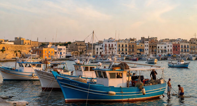 Trois bateaux le matin à Malte Sliema séjours linguistiques ambiance matinale