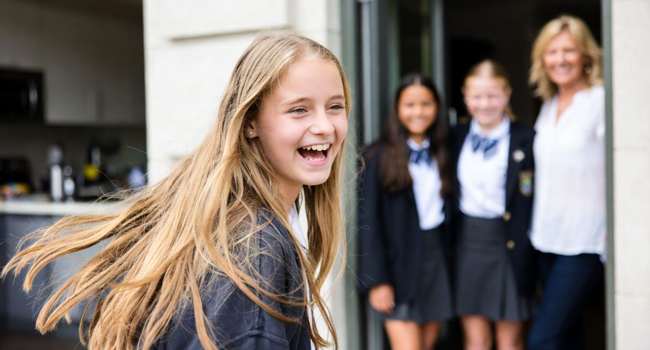 Séjours linguistiques pour étudiants en Angleterre Brighton avec LISA! – hébergement en famille d’accueil Étudiante avec famille d’accueil lors d’un séjour linguistique LISA! pour étudiants en Angleterre Brighton