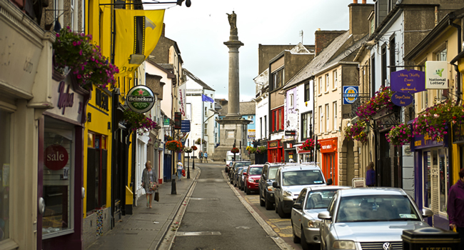 Découvrir Ennis lors d’un séjour linguistique LISA! d’anglais en Irlande Centre-ville d’Ennis pendant un séjour linguistique LISA! d’anglais en Irlande