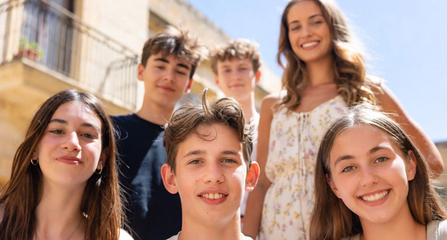  Groupe d’étudiants lors d’un séjour linguistique LISA! pour étudiants à Malte avec encadrement et échanges internationaux