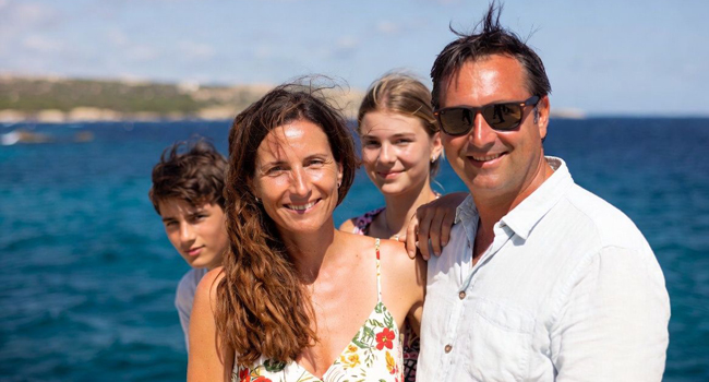 Séjours linguistiques en Angleterre Brighton avec LISA! – vacances en famille et cours de langue au bord de la mer Famille au bord de la mer lors d’un séjour linguistique LISA! en Angleterre Brighton pour étudiants et adultes