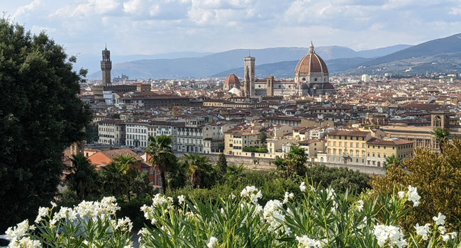 Vue sur le Duomo et le centre historique de Florence pendant un séjour linguistique LISA! d’italien en Italie