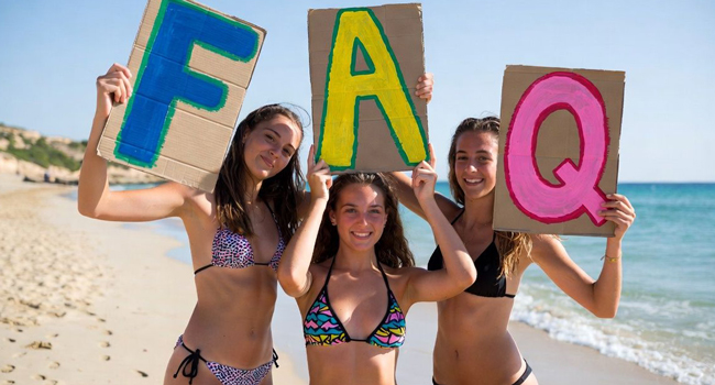 Questions fréquentes sur un séjour linguistique LISA! d’italien à Trieste Élèves sur la plage pendant un séjour linguistique LISA! d’italien à Trieste, en Italie