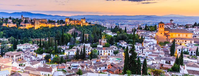 LISA-Sprachreien-Erwachsene-Spanisch-Spanien-Granada-Alhambra-Sonnenuntergang-Abend-Lichter