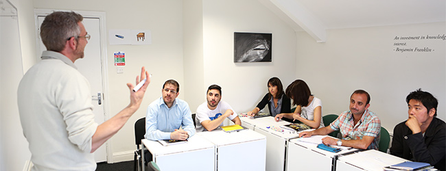 LISA-Sprachreisen-Englsich-Cardiff-Wales-Sprachschule-Unterricht-Klasse-Gruppe-internationale-Teilnehmer