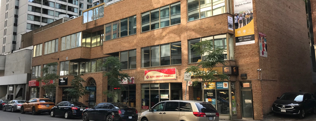 LISA-Sprachreisen-Erwachsene-Englisch-Kanada-Toronto-Oldtown-Schule-Strasse-Gebaeude-Eingang LISA-Sprachreisen-Erwachsene-Englisch-Kanada-Toronto-Oldtown-Schule-Strasse-Gebaeude-Eingang