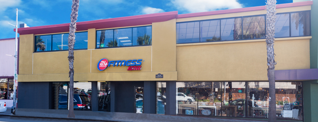 LISA-Sprachreisen-Erwachsene-Englisch-USA-San-Diego-Beach-Sprachschule-Gebaeude