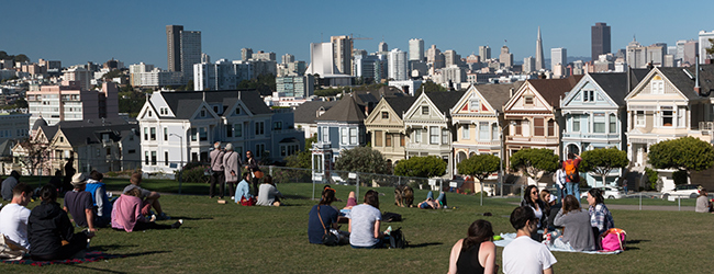 LISA-Sprachreisen-Erwachsene-Englisch-USA-San-Francisco-Park-Skyline-Picknick