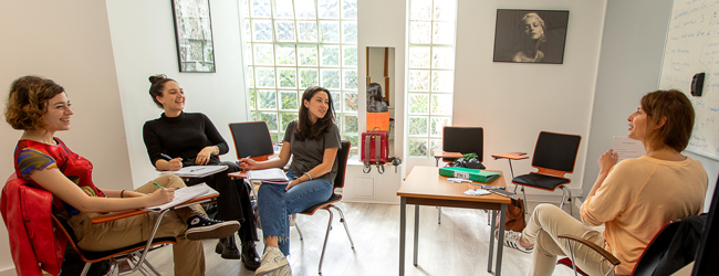 LISA-Sprachreisen-Erwachsene-Franzoesisch-Frankreich-Paris-Schule-Sprachen-Lernen-Klasse LISA-Sprachreisen-Erwachsene-Franzoesisch-Frankreich-Paris-Schule-Sprachen-Lernen-Klasse