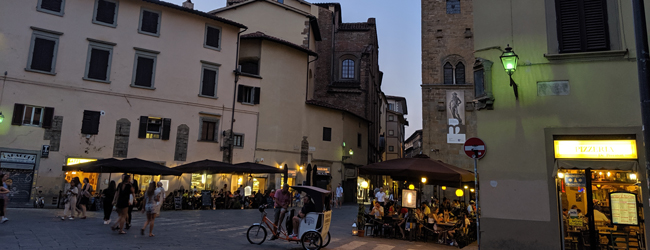 LISA-Sprachreisen-Erwachsene-Italienisch-Italien-Florenz-Abend-Ausgehen-Restaurant-Altstadt