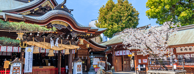 LISA-Sprachreisen-Erwachsene-Japanisch-Japan-Fukuoka-Schrein-Gebet-Tempel-Tradition
