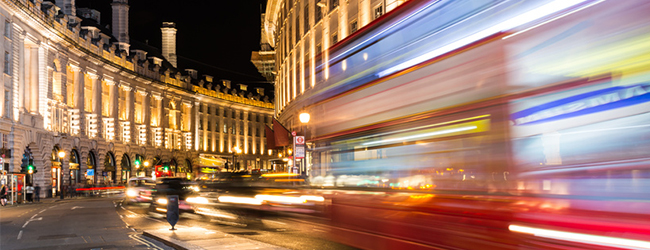 LISA-Sprachreisen-London-Budget-Oxford-Street-Regent-Street-Shopping-Einkaufen-London-Ausgehen-Bus-Abends
