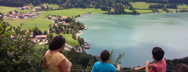 LISA-Sprachreisen-Schueler-Deutsch-Englisch-Deutschland-Muenchen-See-Dorf-Alpen-Berge