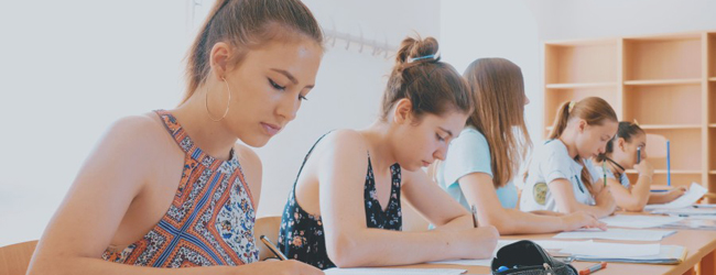 LISA-Sprachreisen-Schueler-Deutsch-Oesterreich-Wien-Sprachschule-Unterrischt-Sprachkurs-Schreiben LISA-Sprachreisen-Schueler-Deutsch-Oesterreich-Wien-Sprachschule-Unterrischt-Sprachkurs-Schreiben