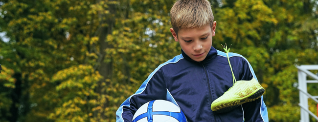 LISA-Sprachreisen-Schueler-Englisch-England-Ardingly-Sprachkurs-Freizeit-Fussball-Spielen