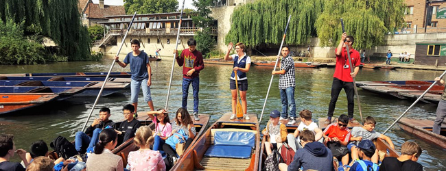 LISA-Sprachreisen-Schueler-Englisch-England-Cambridge-South-Boote-Stangen-Fluss-tour