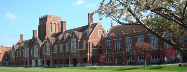 LISA-Sprachreisen-Schueler-Englisch-England-Eastbourne-Schloss-Sprachschule-Historisch-Gebaeude LISA-Sprachreisen-Schueler-Englisch-England-Eastbourne-Schloss-Sprachschule-Historisch-Gebaeude