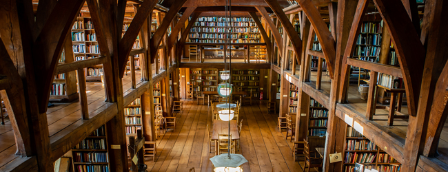 LISA-Sprachreisen-Schueler-Englisch-England-Petersfield-Bedales-School-Bibliothek-Buecher LISA-Sprachreisen-Schueler-Englisch-England-Petersfield-Bedales-School-Bibliothek-Buecher