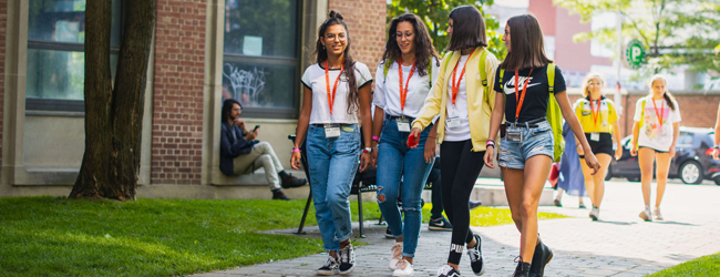 LISA-Sprachreisen-Schueler-Englisch-Kanada-Toronto-Campus-Sprachkurs-Gruppe-Lernen LISA-Sprachreisen-Schueler-Englisch-Kanada-Toronto-Campus-Sprachkurs-Gruppe-Lernen