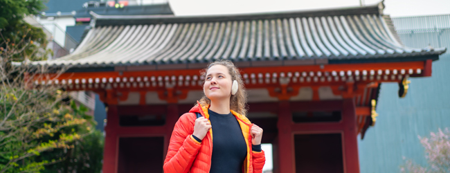 LISA-Sprachreisen-Schueler-Young-Adults-Japanisch-Japan-Tokio-Schrein-Gebet-Religion